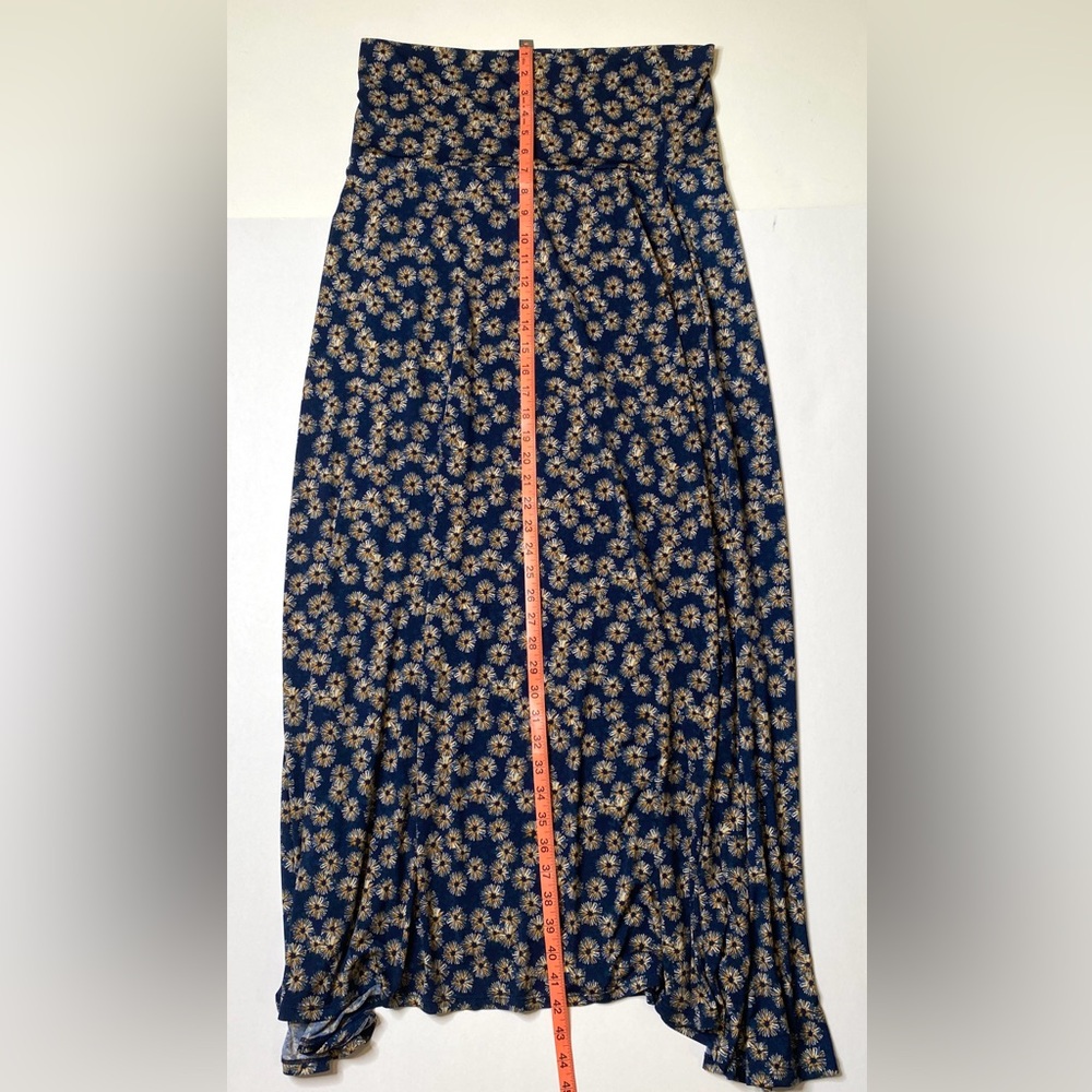 Lula Roe Elegant Blue Maxi Skirt with Floral Design size large - Picture 4 of 7